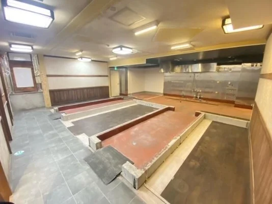 新橋のラーメン居抜きの内装