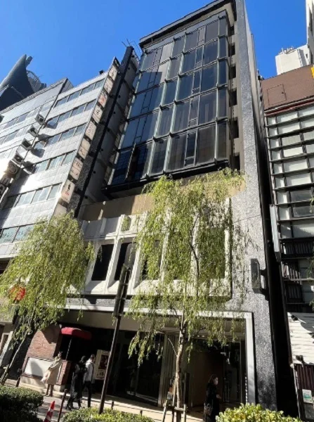 新橋のラーメン居抜きの外観