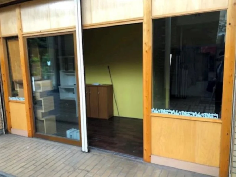 鐘ヶ淵の事務所仕様物件のエントランス