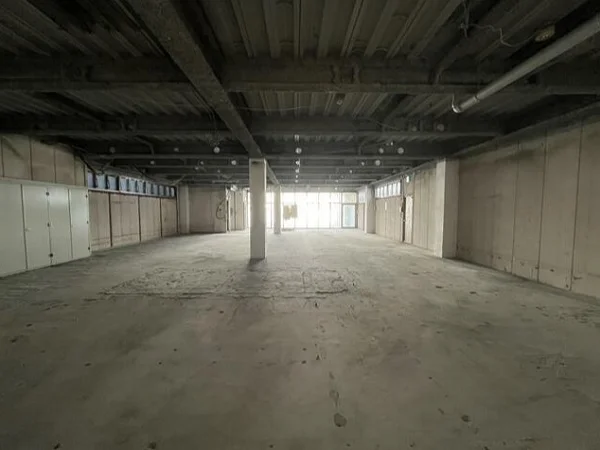 貸店舗(スケルトン)の内装