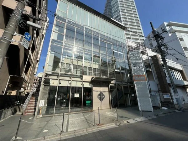 貸店舗(スケルトン)の外観