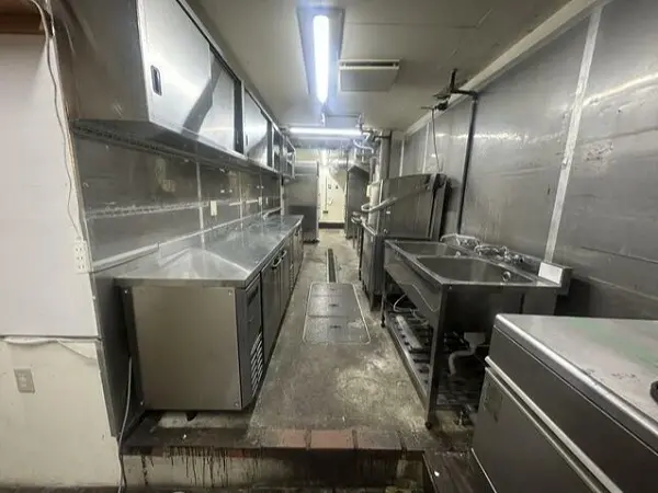 焼肉屋の居抜き物件の厨房