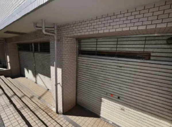 清瀬のスケルトン店舗物件のエントランス