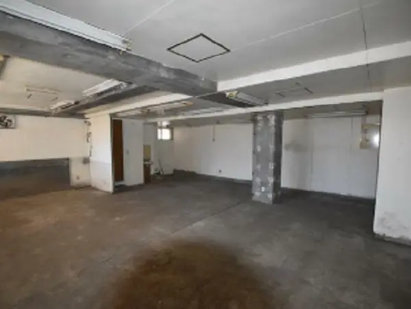 清瀬のスケルトン店舗物件の内装