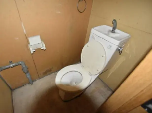 貸店舗(スケルトン)のトイレ