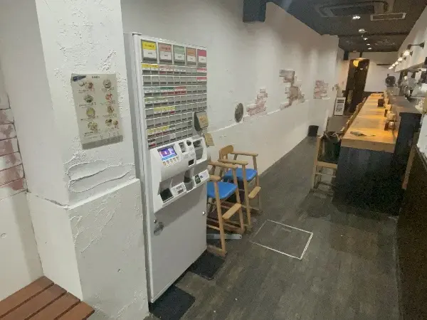 平塚のラーメン居抜きの内装