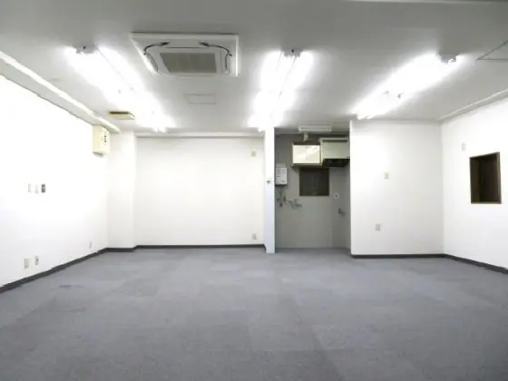 大久保の事務所仕様店舗物件の内装