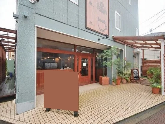 土呂のカフェ・喫茶店居抜きのエントランス