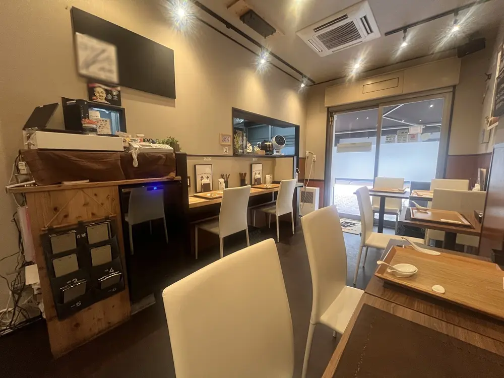 大口の居抜き店舗の内装