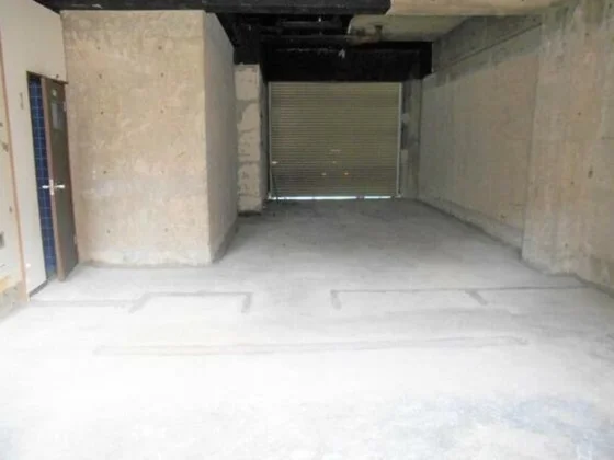 常盤平のスケルトン店舗物件の内装