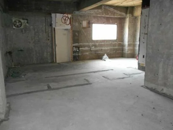 常盤平のスケルトン店舗物件の内装