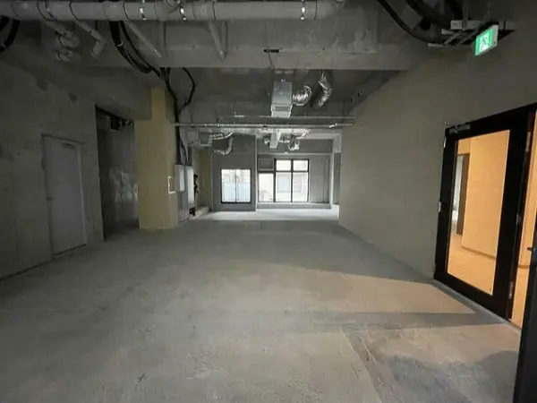 貸店舗(スケルトン)の内装