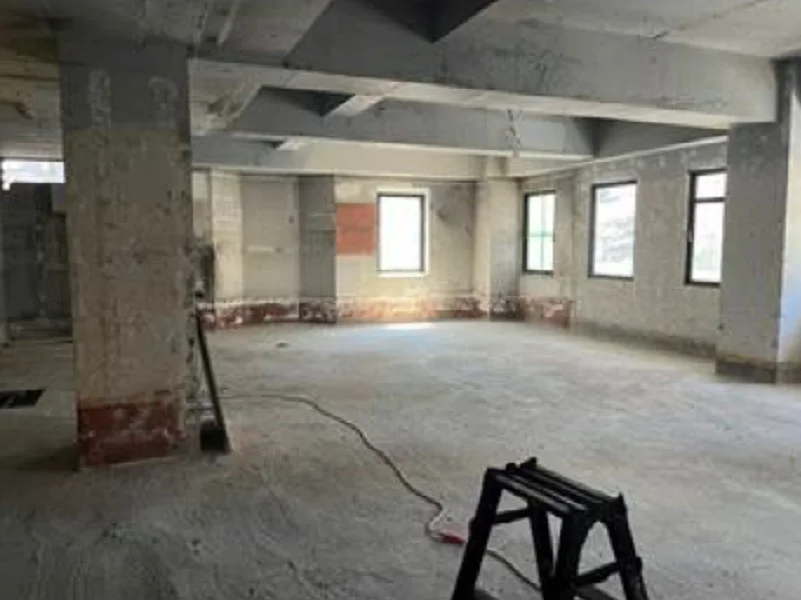 貸店舗(スケルトン)の内装