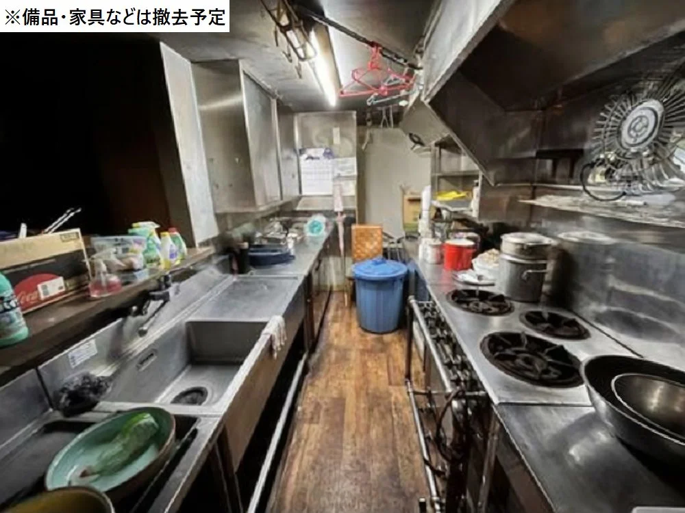 ダイニングバーの居抜き物件の厨房