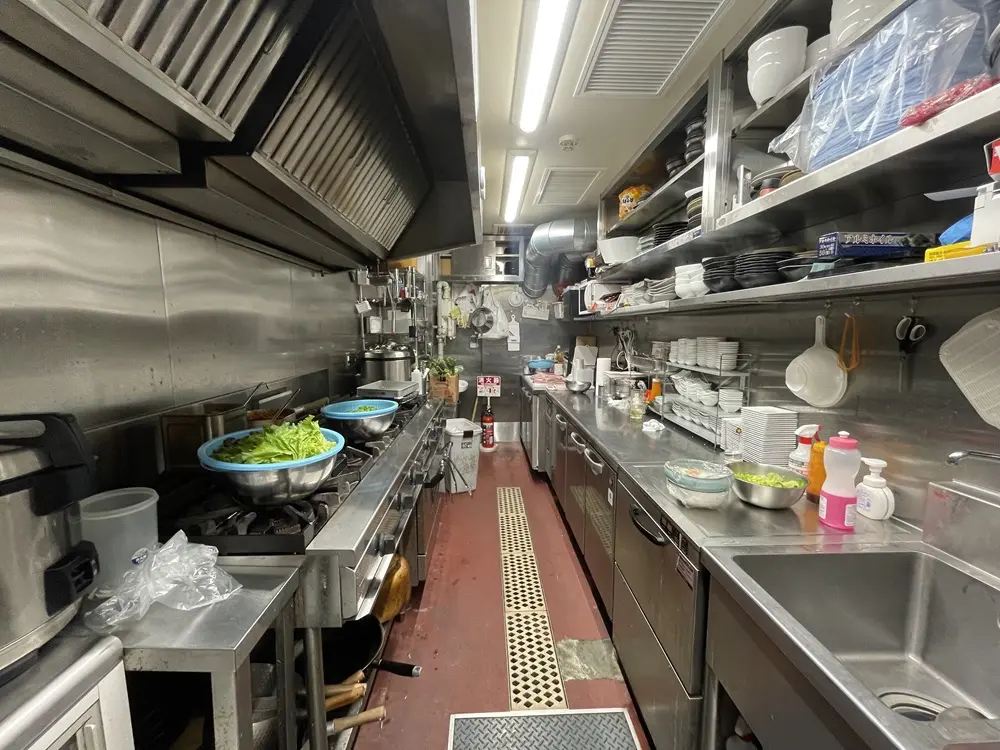 早稲田の韓国料理居抜きの厨房