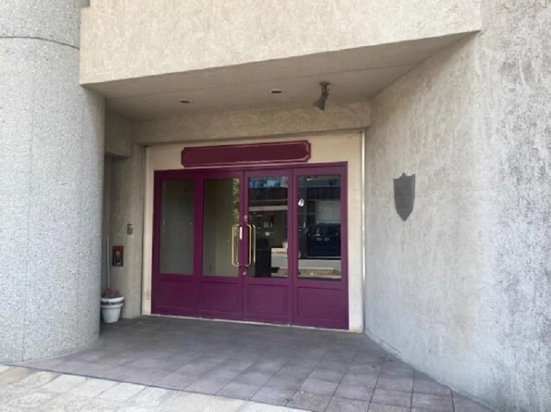 新所沢の居抜き店舗のエントランス