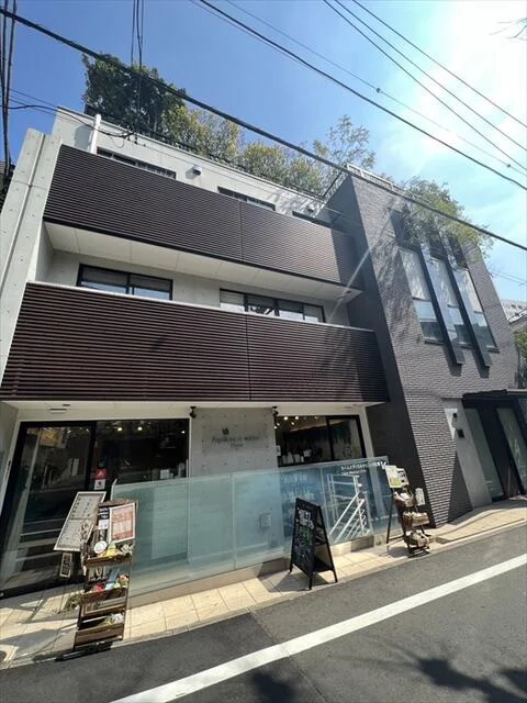 貸店舗(スケルトン)の外観