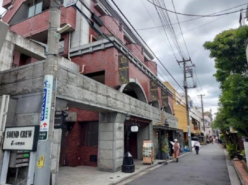 吉祥寺のスケルトン店舗物件の外観