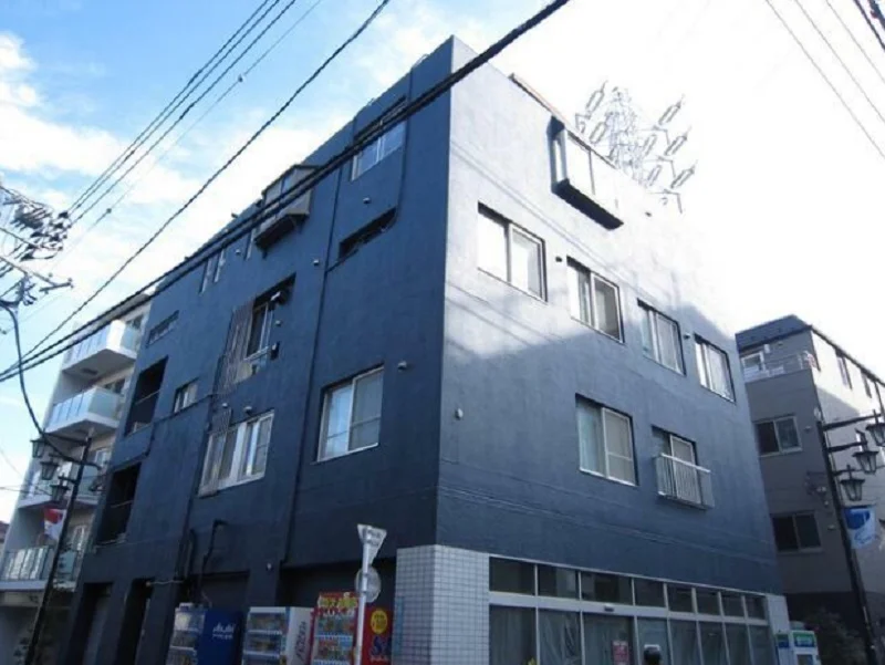 三軒茶屋のスケルトン店舗物件の外観