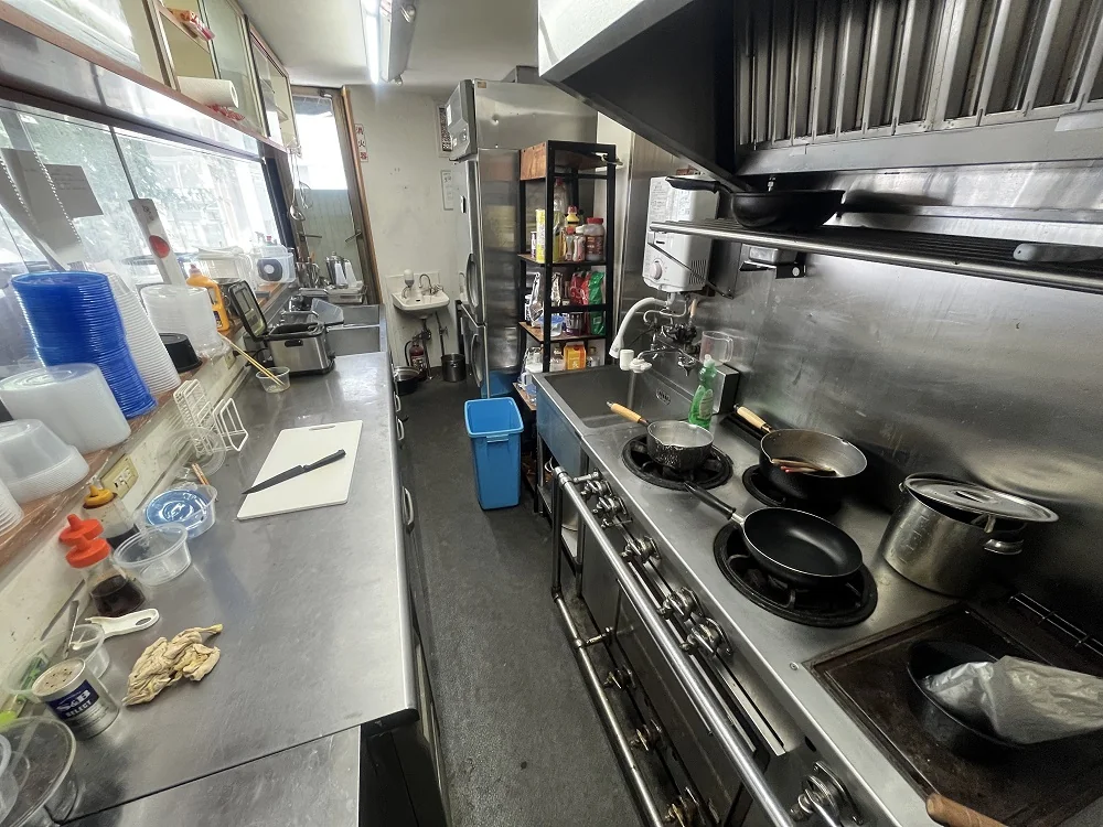 堀切菖蒲園のインド・ネパール料理居抜きの厨房
