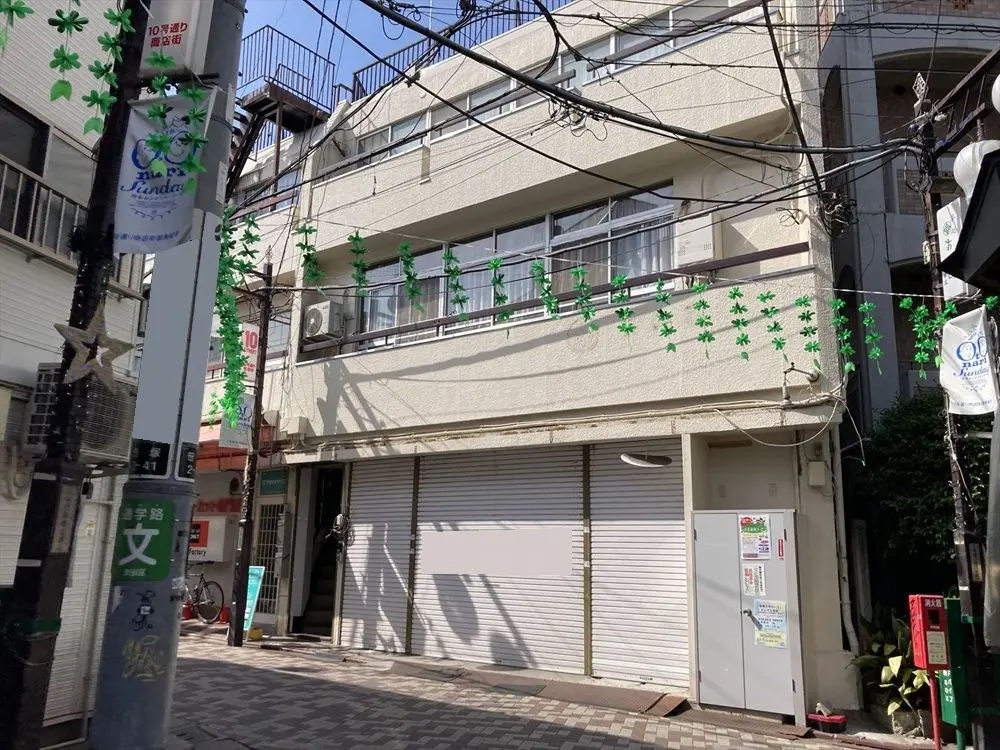 貸店舗(スケルトン)の外観