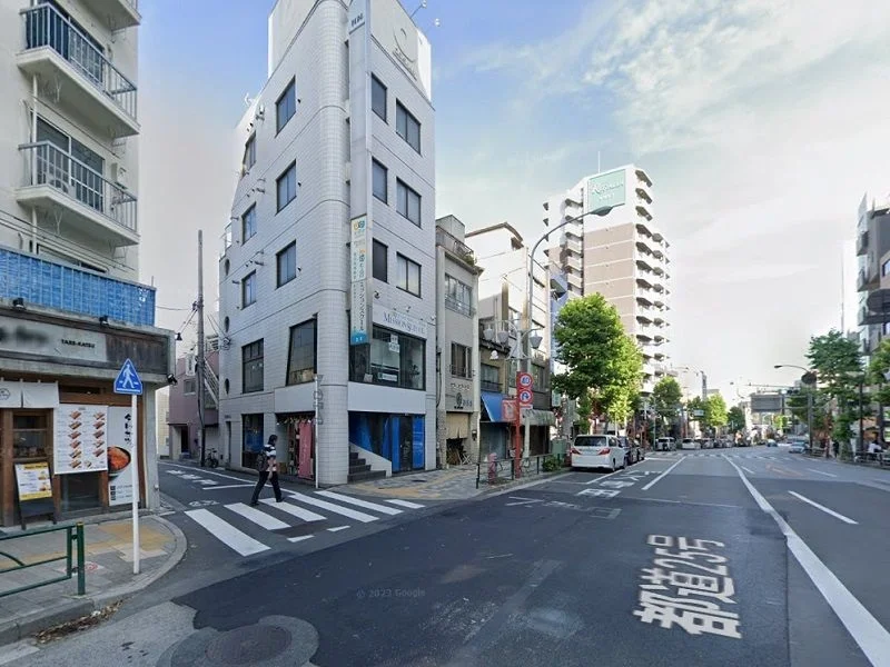 高田馬場のスケルトン店舗物件の外観