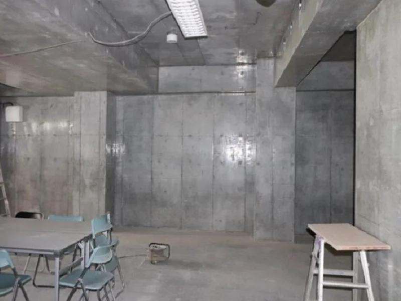 表参道のスケルトン店舗物件の内装