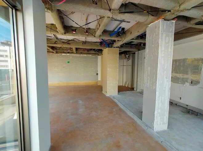 貸店舗(スケルトン)の内装