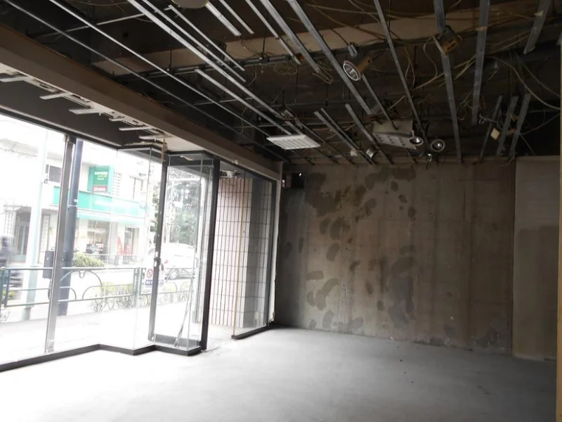 貸店舗(スケルトン)の内装