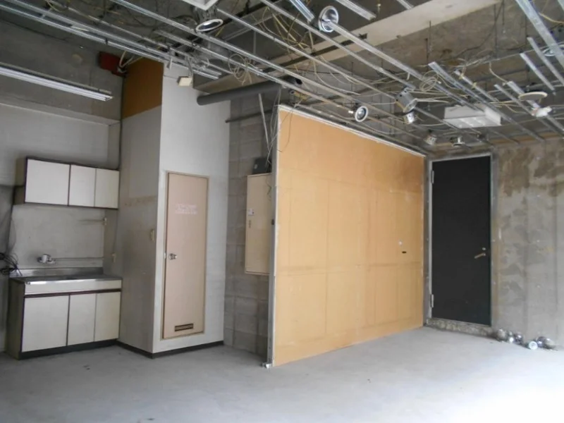 吉祥寺のスケルトン店舗物件の内装