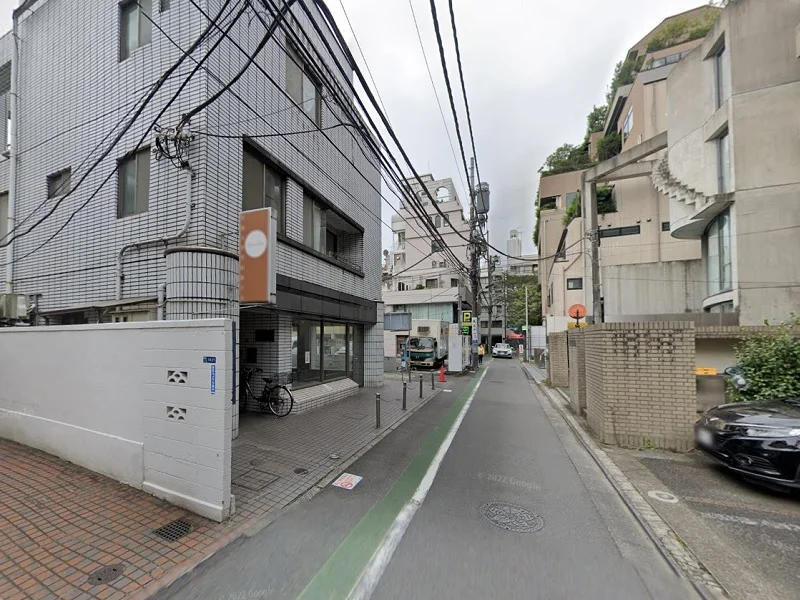 外苑前のスケルトン店舗物件の周辺