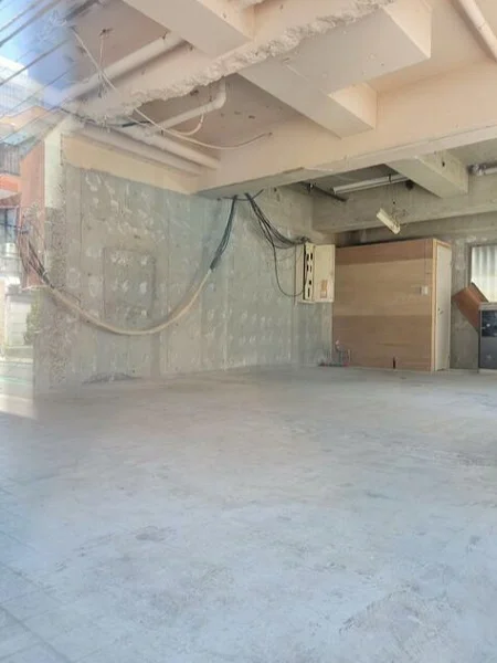 貸店舗(スケルトン)の内装