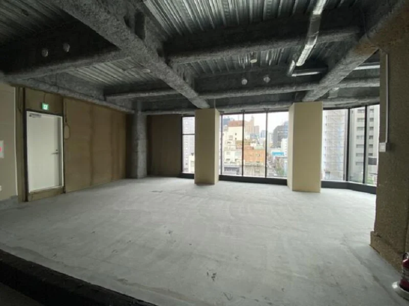 貸店舗(スケルトン)の内装