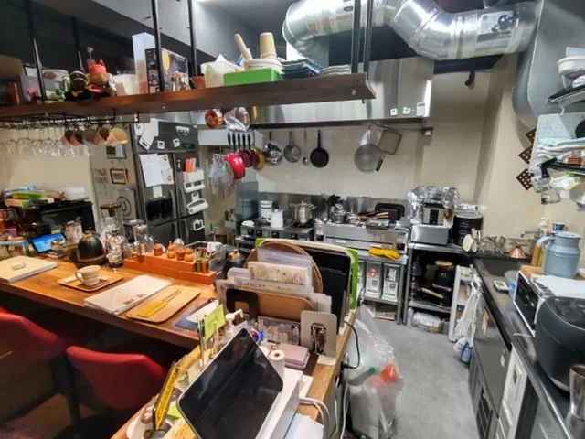 富士見台のダイニングバー居抜きの内装