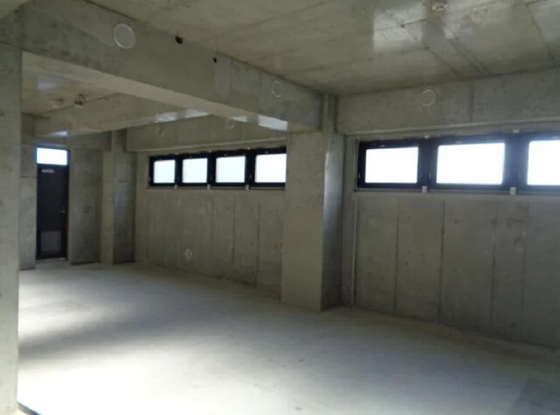 貸店舗(スケルトン)の内装