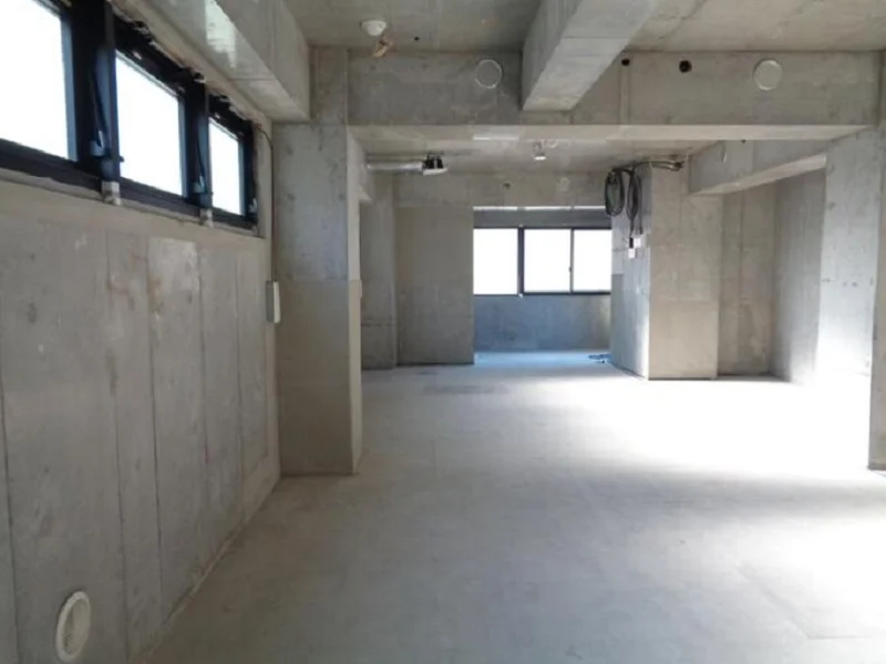 貸店舗(スケルトン)の内装