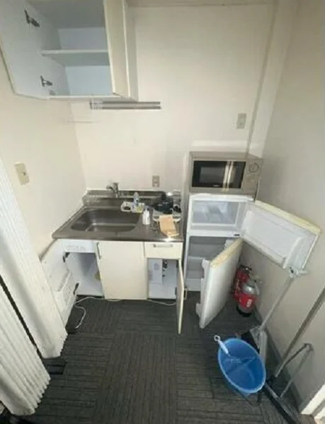 京急鶴見の事務所仕様物件の内装