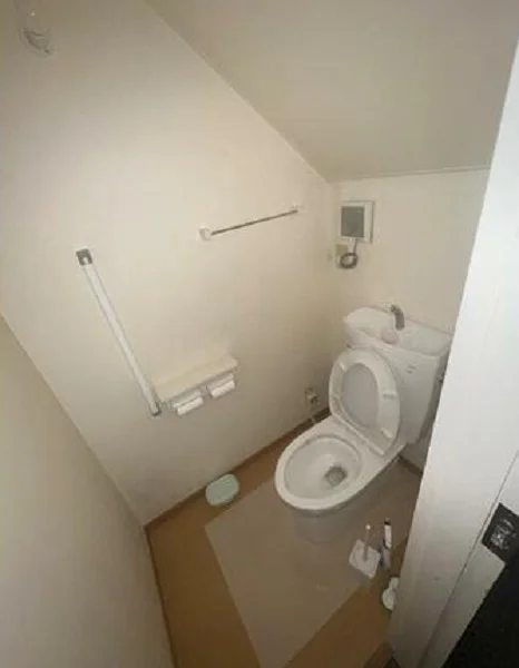 京急鶴見の事務所仕様物件の内装