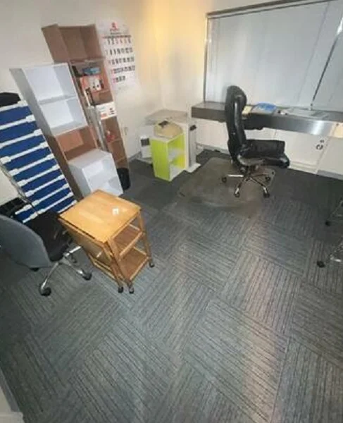 京急鶴見の事務所仕様物件の内装