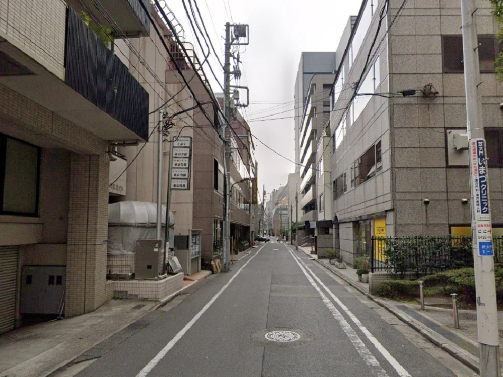 大門のスケルトン店舗物件の周辺