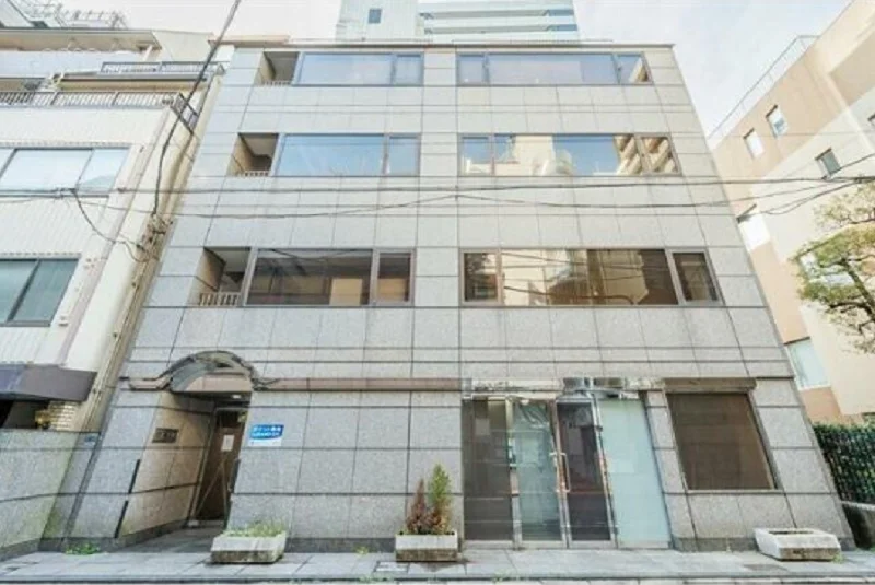 大門のスケルトン物件の外観