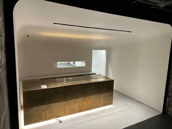 物販の居抜き物件の内装