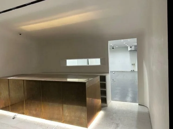 石川町の物販居抜きの内装