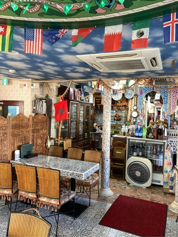 多国籍料理の居抜き物件の内装