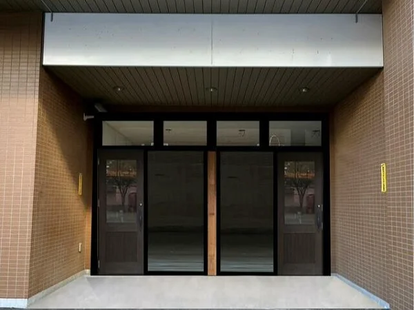 八王子のスケルトン店舗物件の外観