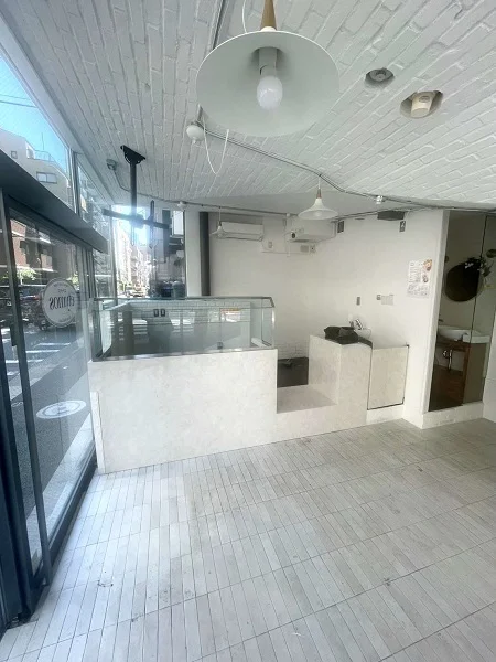 麻布十番のカフェ・喫茶店居抜きの内装