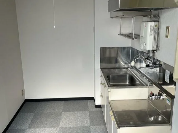 貸店舗(事務所仕様)の内装