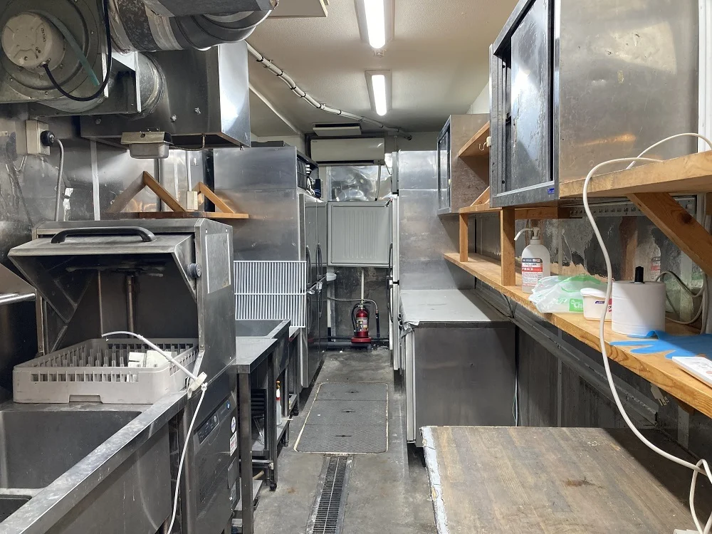 焼肉屋の居抜き物件の厨房