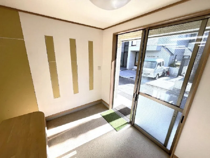 祖師ヶ谷大蔵の事務所仕様店舗物件の内装