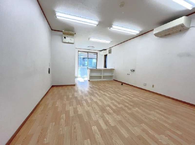 貸店舗(事務所仕様)の内装